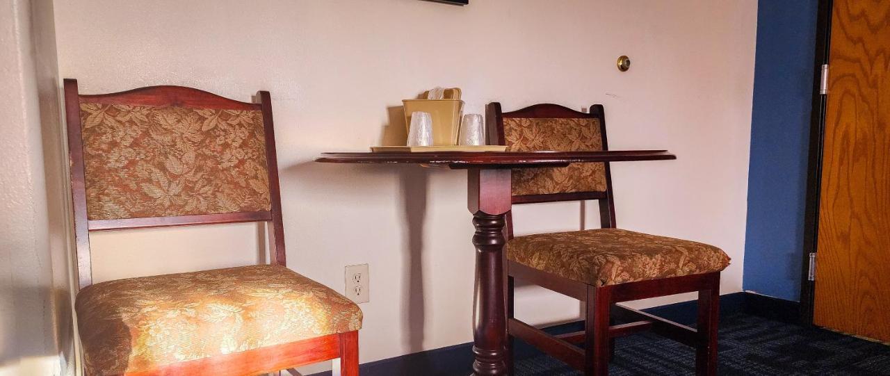 Helena Inn - Airport المظهر الخارجي الصورة